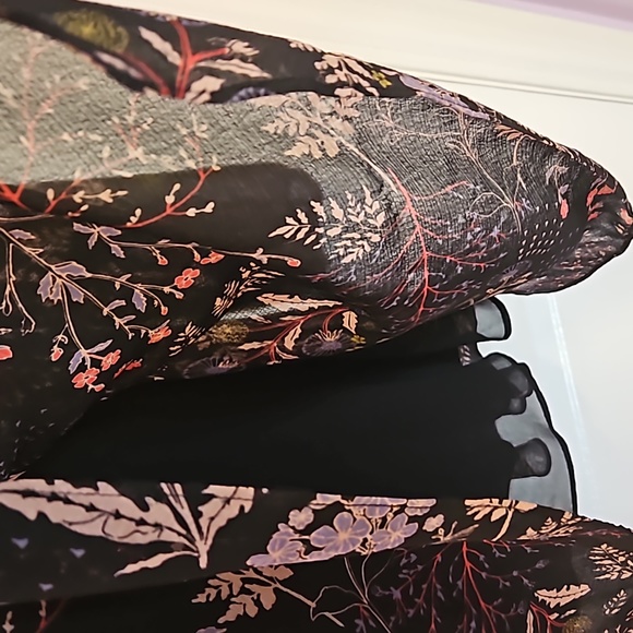 Urban Outfitters Kimchi Blue Floral V-neck Midi Dress - Picture 5 of 6